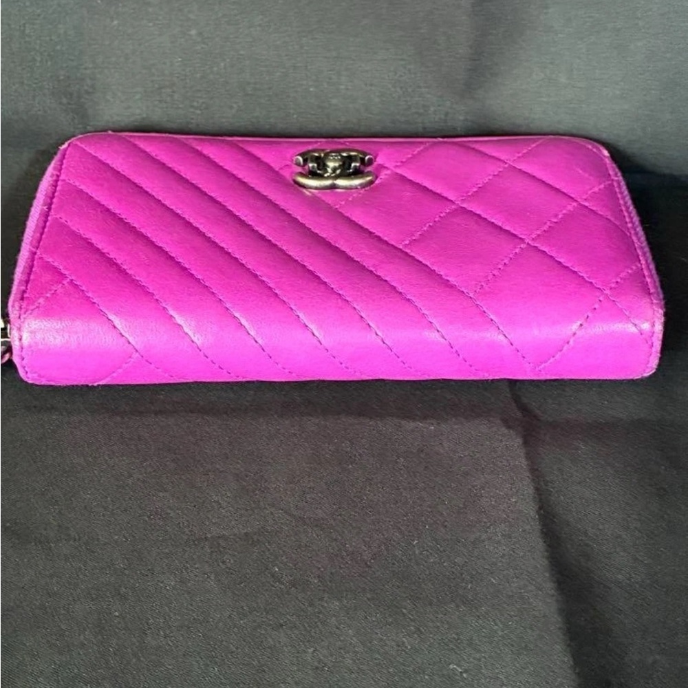 CHANEL SOLD 🔥 Matelasse
Boy Chanel Wallet Round
Zipper hot Pink Lambskin , - Picture 12 of 16